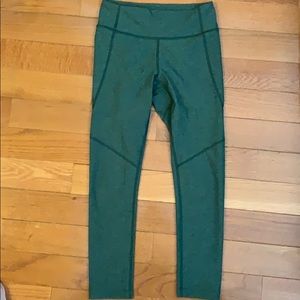 Outdoor Voices green 7/8 workout pants small